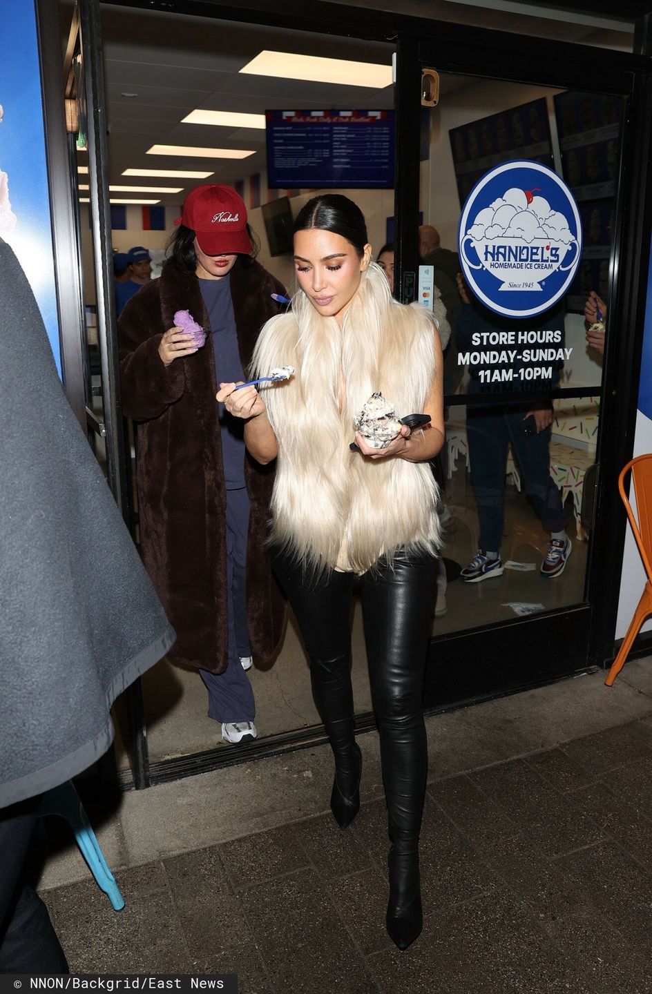 Kim Kardashian zajada się lodami po kłótni z Kanye Westem