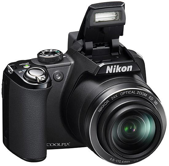 Nikon Coolpix P90 ma funkcję D-Lighting, która rozjaśnia zaciemnione obszary kadru