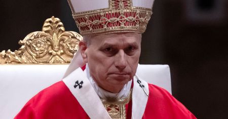 Papieża czeka operacja. Do Watykanu napływają słowa wsparcia