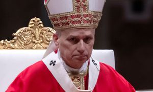 Papieża czeka operacja. Do Watykanu napływają słowa wsparcia