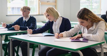 Nadchodzą zmiany w ortografii. Ósmoklasiści i maturzyści nie muszą się ich bać