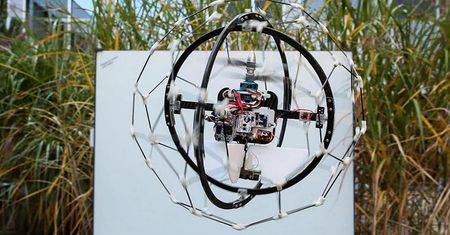 Ratunkowy dron GimBall - niezniszczalna, latająca kula uratuje ludziom życie