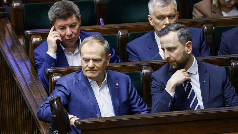 KO umacnia się na pozycji lidera