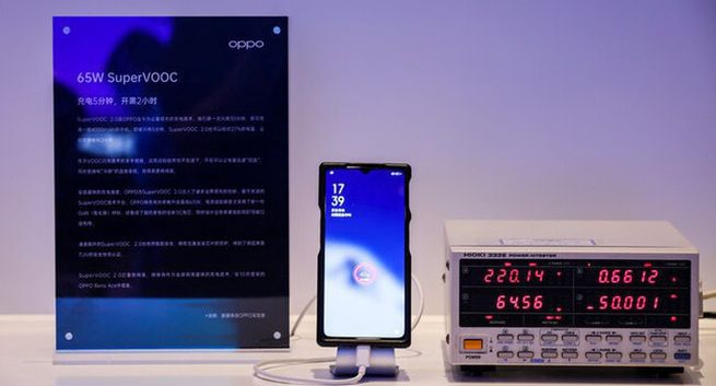 Oppo wprowadza nowe technologie ładowania. Pełna bateria smartfona w pół godziny