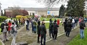 Mobilny punkt szczepień. Setki chętnych. Tak to wyglądało we Wrocławiu