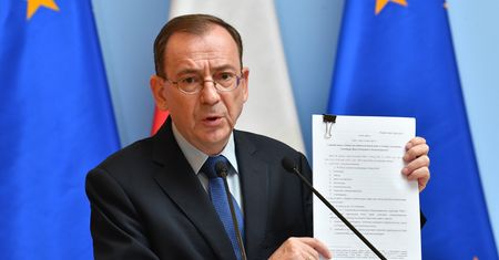 "Cyfrowe CBŚP". Nowa komórka policji zajrzy w maile, założy podsłuchy