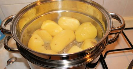Babciny trik na kaszel, katar i gorączkę. Pomoże nietypowy produkt