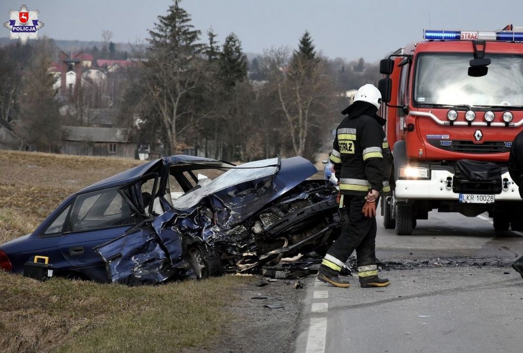 Rudnik Kolonia. Czołowe zderzenie na drodze. Kierowca nie miał szans