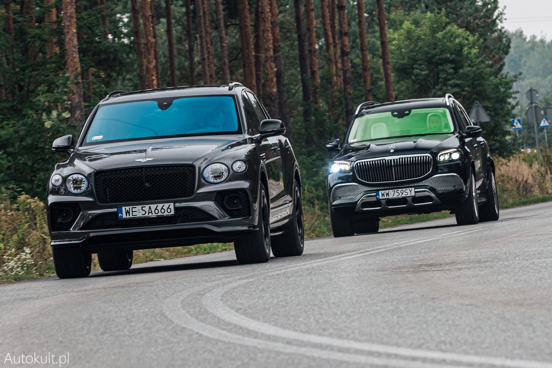 Range Rover (2022) vs Bentley Bentayga S (2022) vs Mercedes-Maybach GLS 600 (2022)