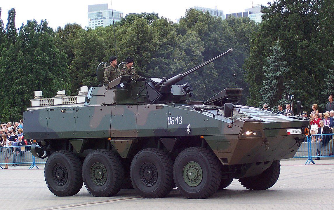 Transporter opancerzony Rosomak