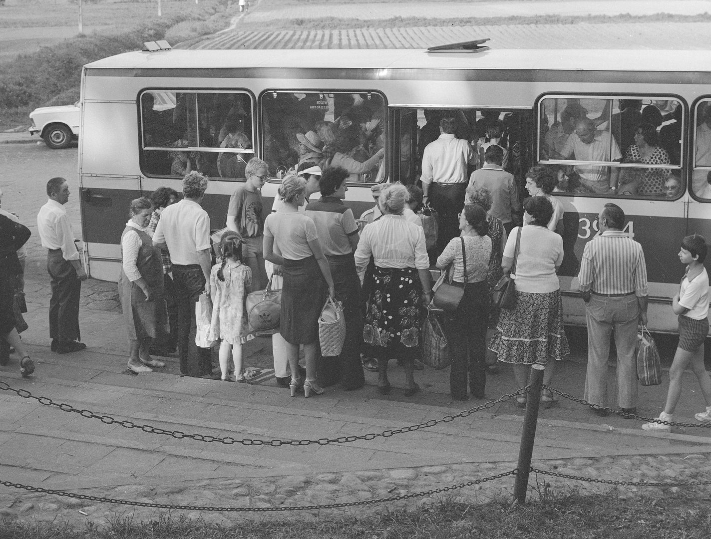 Do autobusu wsiadał ten, kto się zmieścił