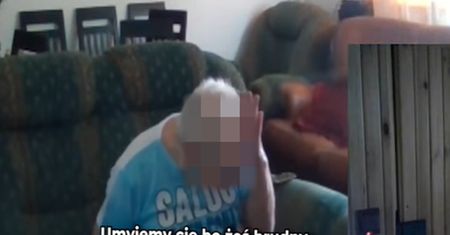 Senior ofiarą patostreamerów. Dramatyczne nagrania z Warszawy