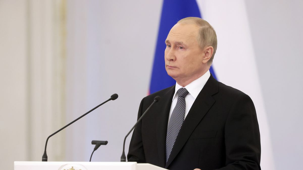 Russian President Vladimir Putin delivers a speech during a meeting with graduates of the Russian higher military schools at the Kremlin in Moscow, Russia, 21 June 2022. EPA/MIKHAIL METZEL / KREMLIN POOL / SPUTNIK POOL MANDATORY CREDIT Dostawca: PAP/EPA.