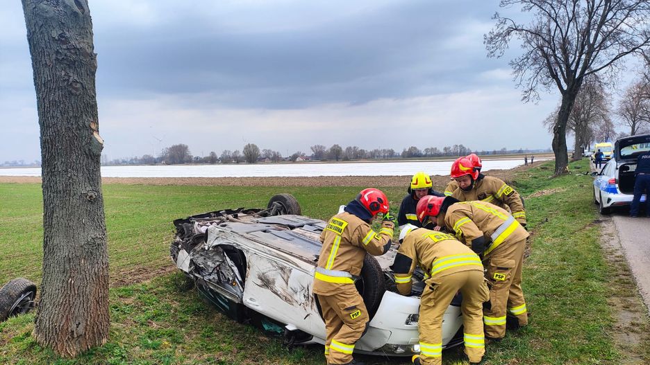 Czołówka w Kościerzynie k. Sieradza. 5 osób w szpitalu