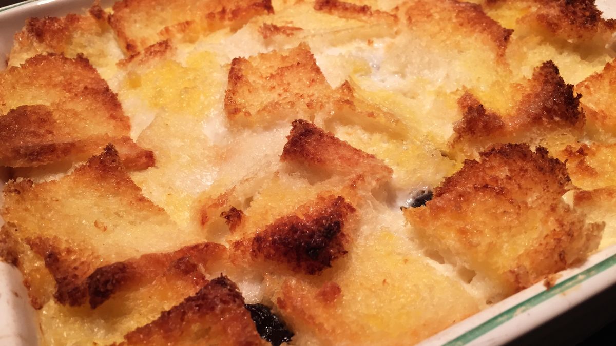 Pudding chlebowy to pyszny sposób na niemarnowanie pieczywa