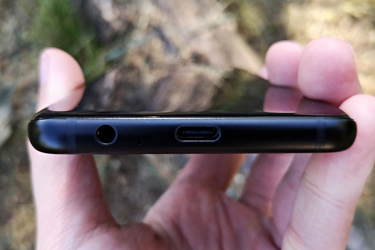 Test Samsunga Galaxy A8 – dobry średniak, który wyglądem nie odstaje od flagowców 10