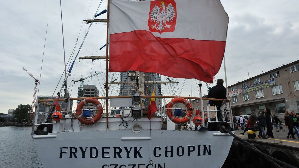 STS Fryderyk Chopin 
