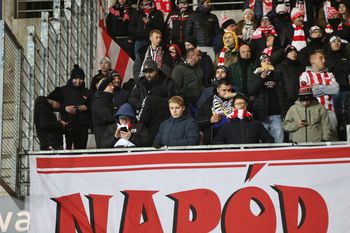 Kibice Cracovii wsparli zespół w Kielcach. Mieli powody do radości