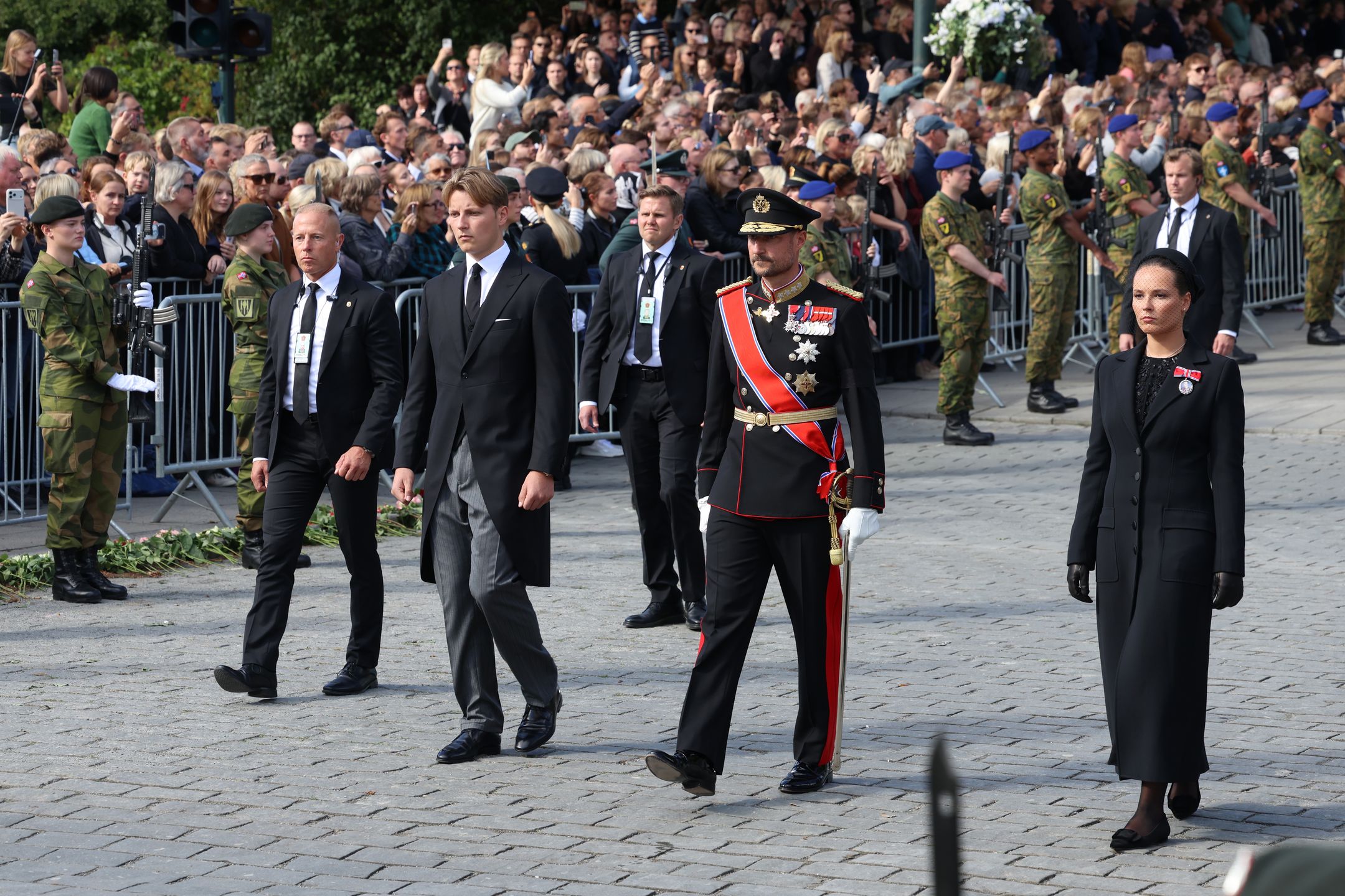 Książę Sverre Magnus, król Haakon VIII i księżniczka Ingrid Alex
