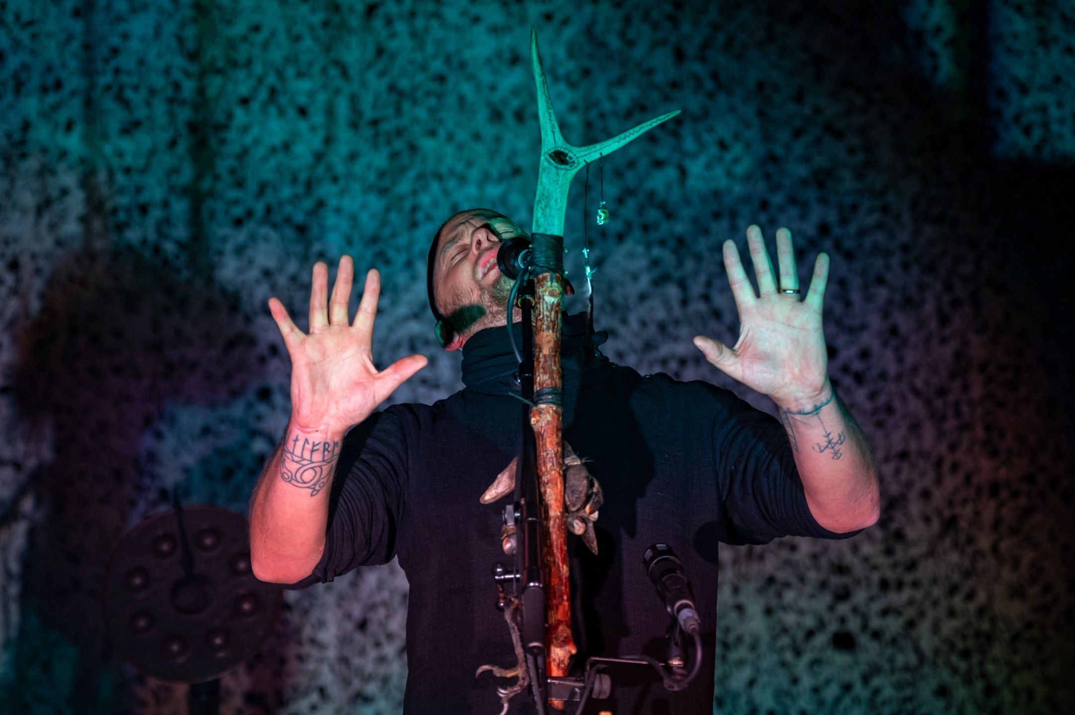 Wardruna na scenie Gdańskiego Teatru Szekspirowskiego