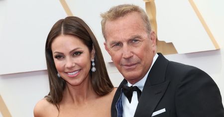 Kevin Costner ROZWODZI SIĘ z żoną po 18 latach małżeństwa!