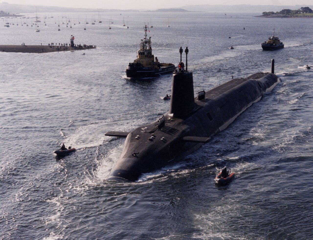 Naprawili atomowy okręt podwodny HMS "Vanguard" klejem. Skandal w wielkiej Brytanii
