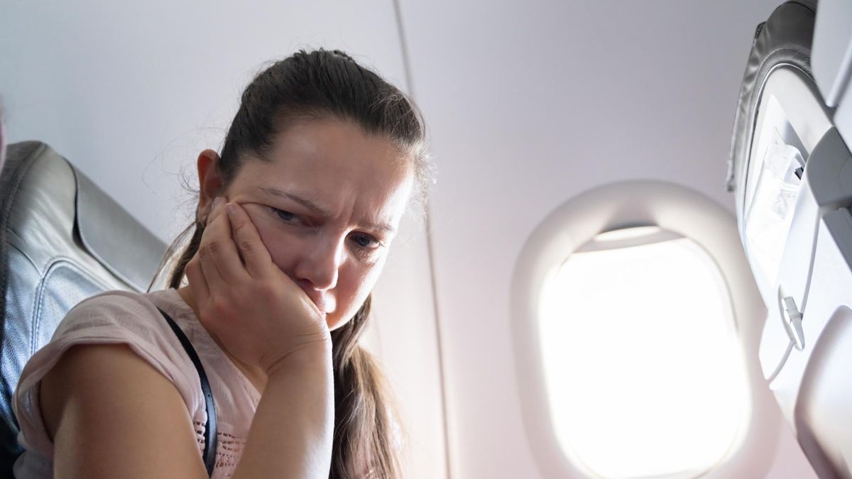 Panicznie boją się latania samolotem. "Potrafiłam pić whisky o piątej rano, jeśli lot był wczesny"
