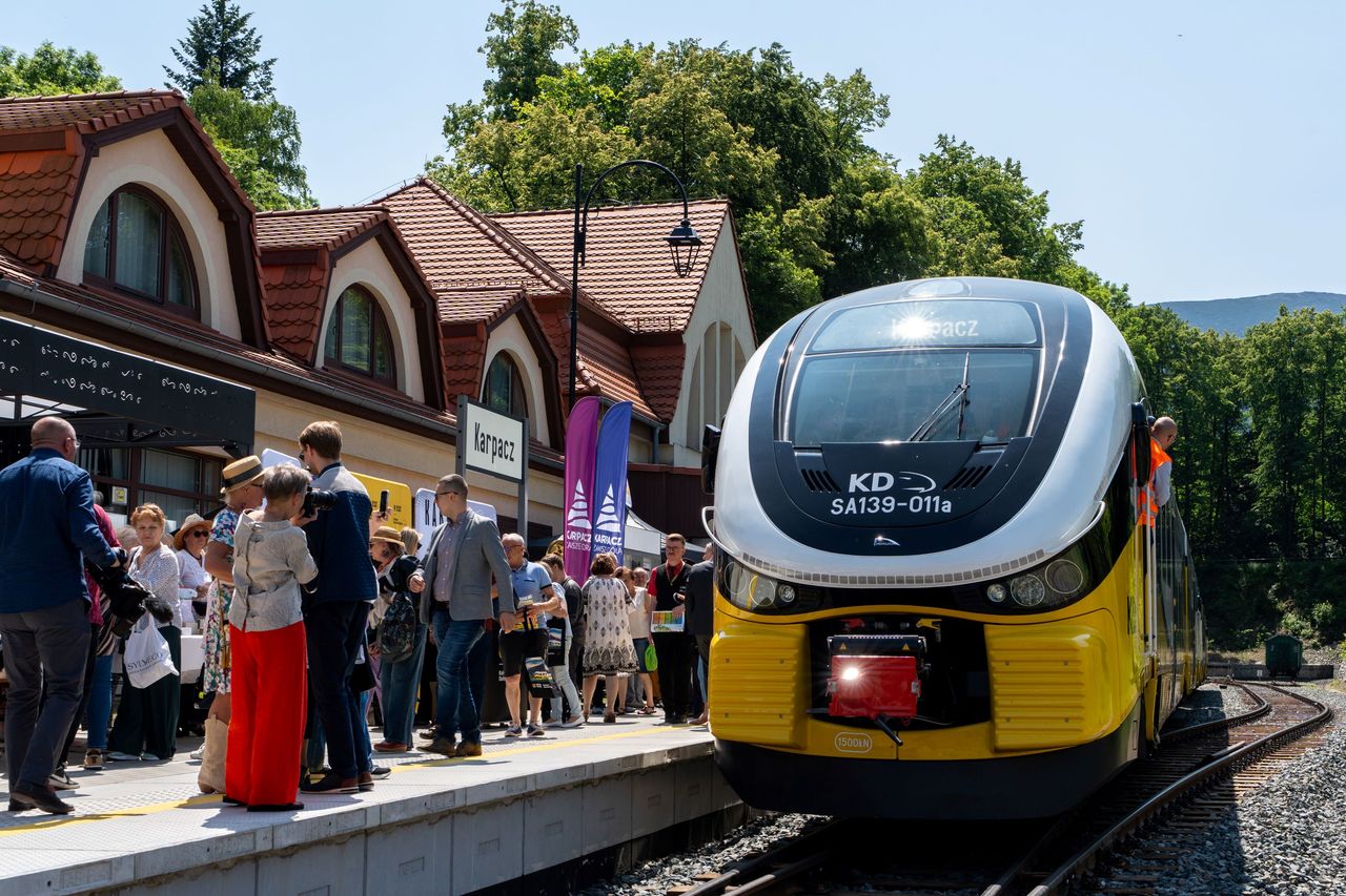Po 25 latach wracają pociągi do Karpacza! Historyczny powrót kolei na Dolnym Śląsku