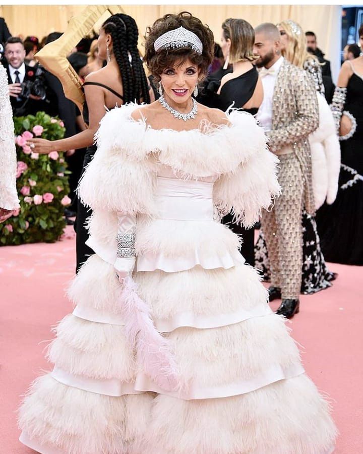 Instagram/joancollinsicon