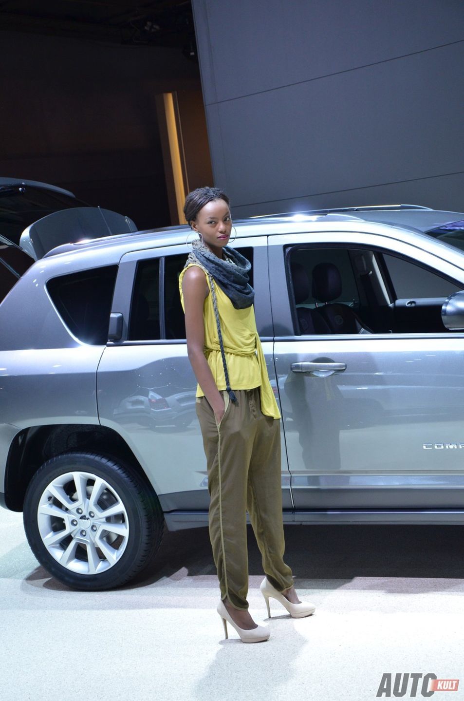 Hostessy z Paris Motor Show 2012 [galeria] 54