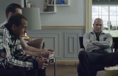 Zidane, Beckham, Bale i Moura w domowym meczu reklamują Adidasa (wideo)