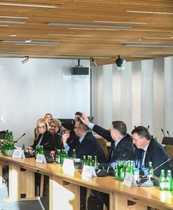 Komisja śledcza ds. wyborów kopertowych. Oglądaj transmisję na żywo