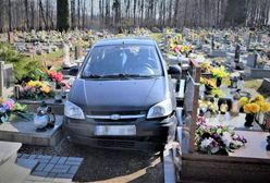 88-latek wjechał na cmentarz taranując nagrobki