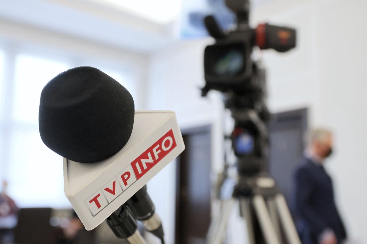 Afera mailowa. Tak dziennikarka TVP radziła Morawieckiemu