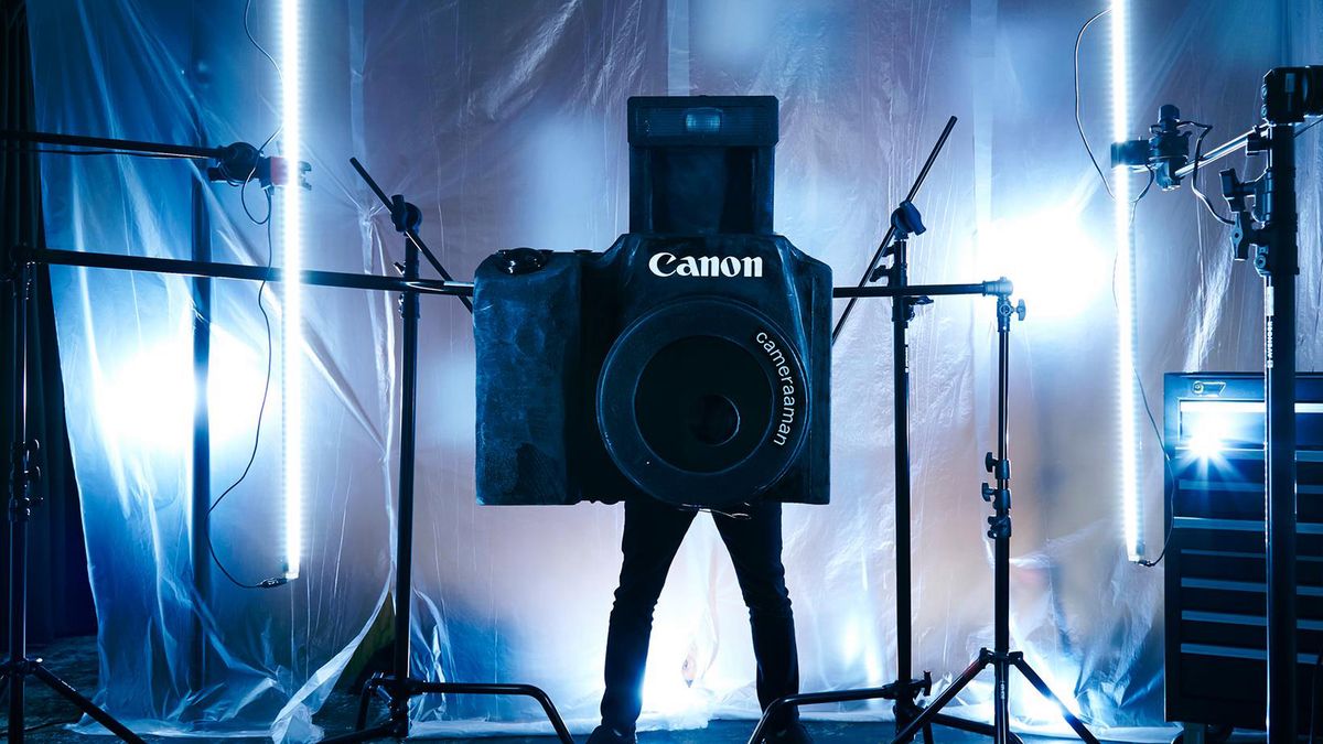 Fotograf przebrał się za lustrzankę, która działa! 1