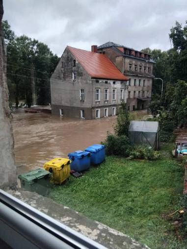 Zalana kamienica. Państwo Mikołajun mieszkali na parterze