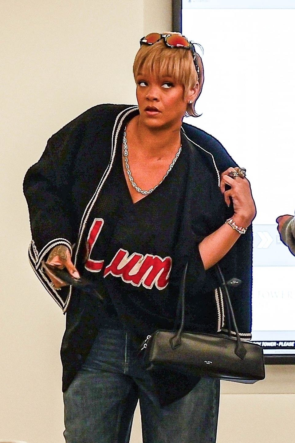 Rihanna zaprezentowała nową fryzurę