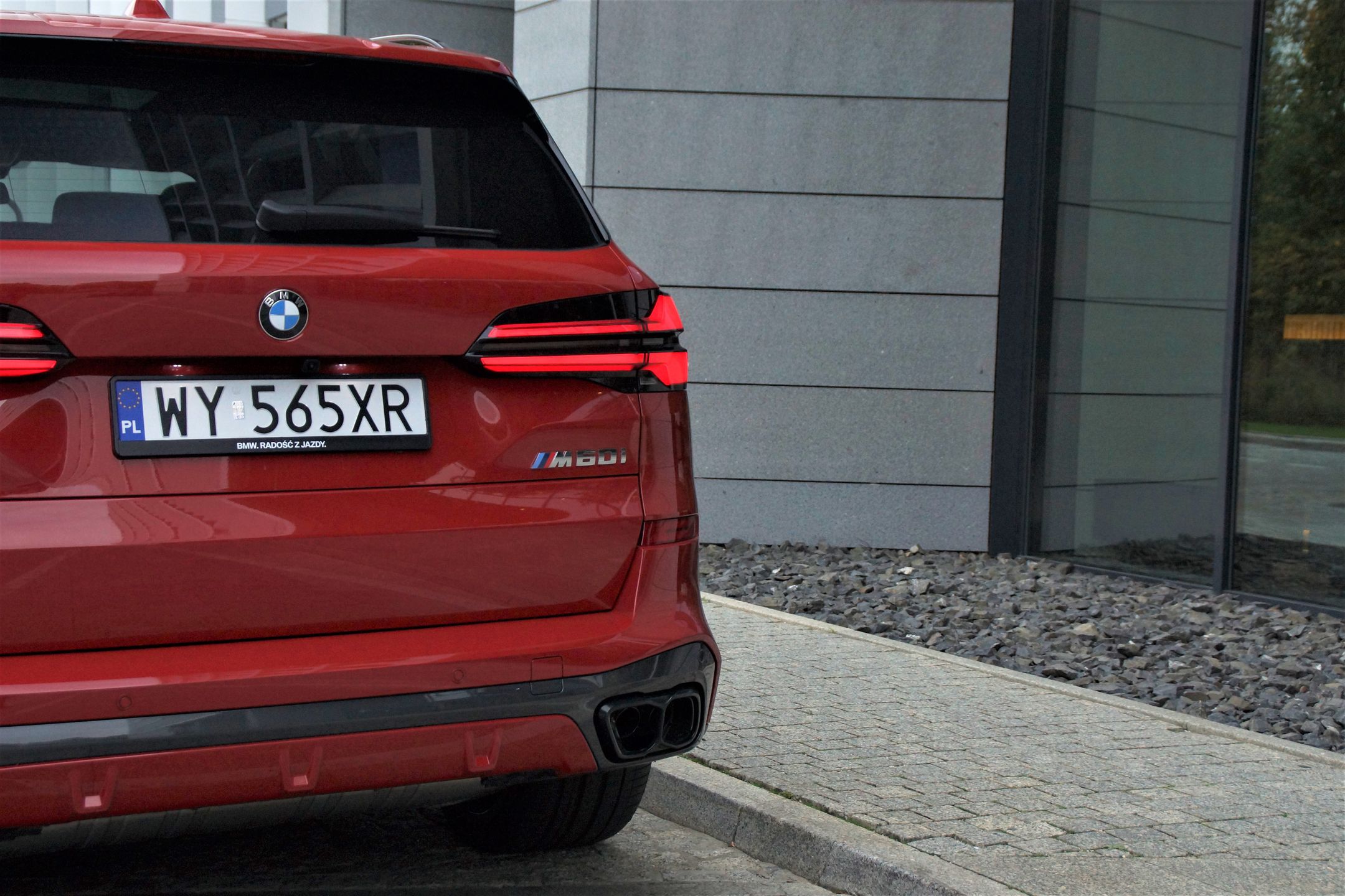 BMW X5 M60i