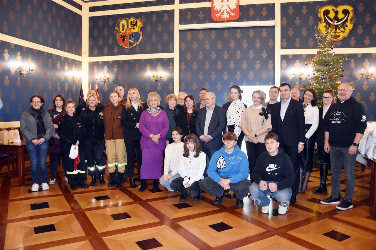 Dolnośląskie: 130 świątecznych paczek dla samotnych seniorów