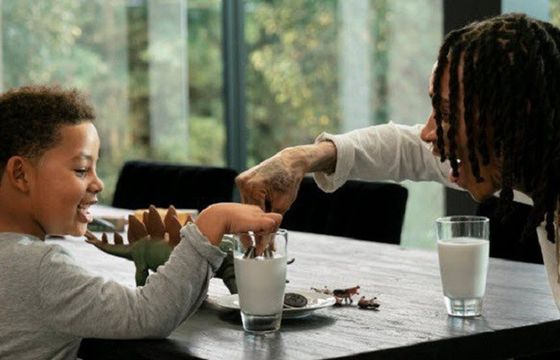 Oreo z nową globaną platformę komunikacyjną „Stay Playful”. W reklamie Wiz Khalifa (wideo)