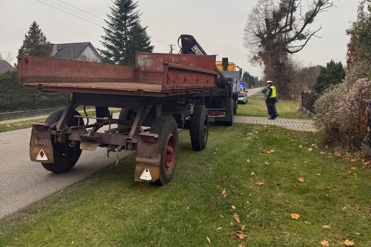 Krasnystaw: Policjanci zatrzymali pojazdy w złym stanie technicznym, kierowca ciężarówki bez uprawnień