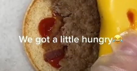 Pokazał, co było w kanapce z McDonald's. Szokujące nagranie. Sieć komentuje