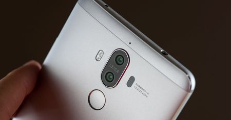 Spada cena Huawei Mate 9, być może znajdą się chętni