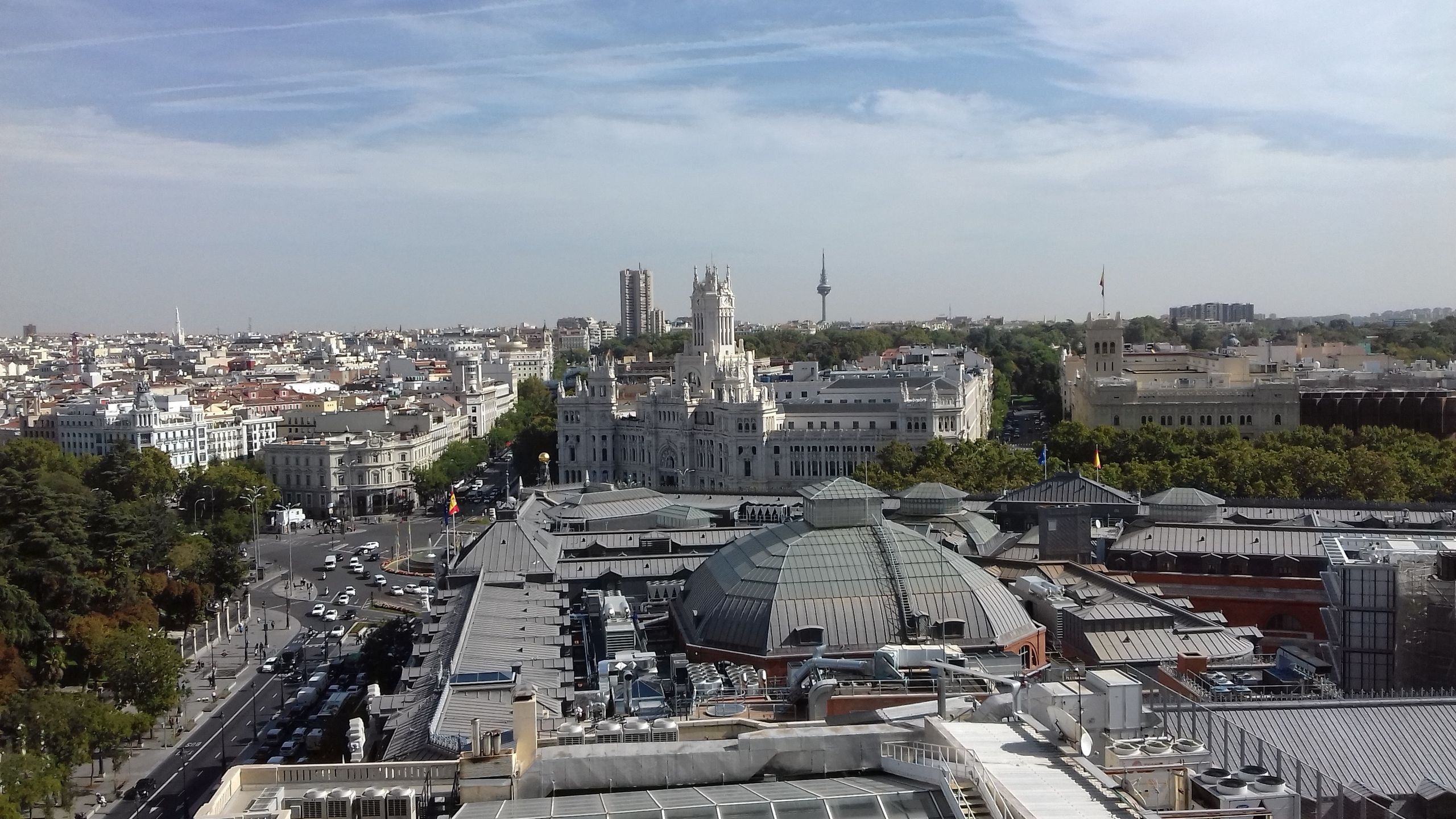 Widok z tarasu w gmachu El Círculo de Bellas Artes