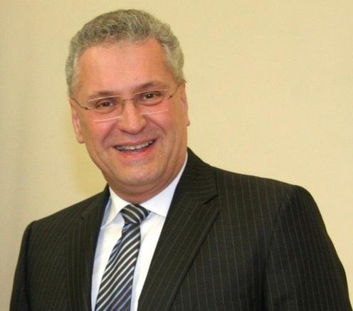 Brutalne gry jak narkotyki i dziecięca pornografia 1