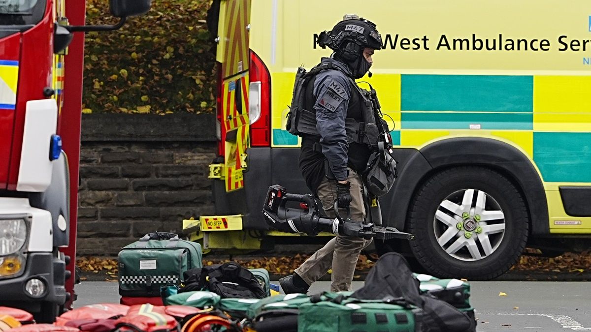 Przed synagogą w Manchesterze doszło do ataku.