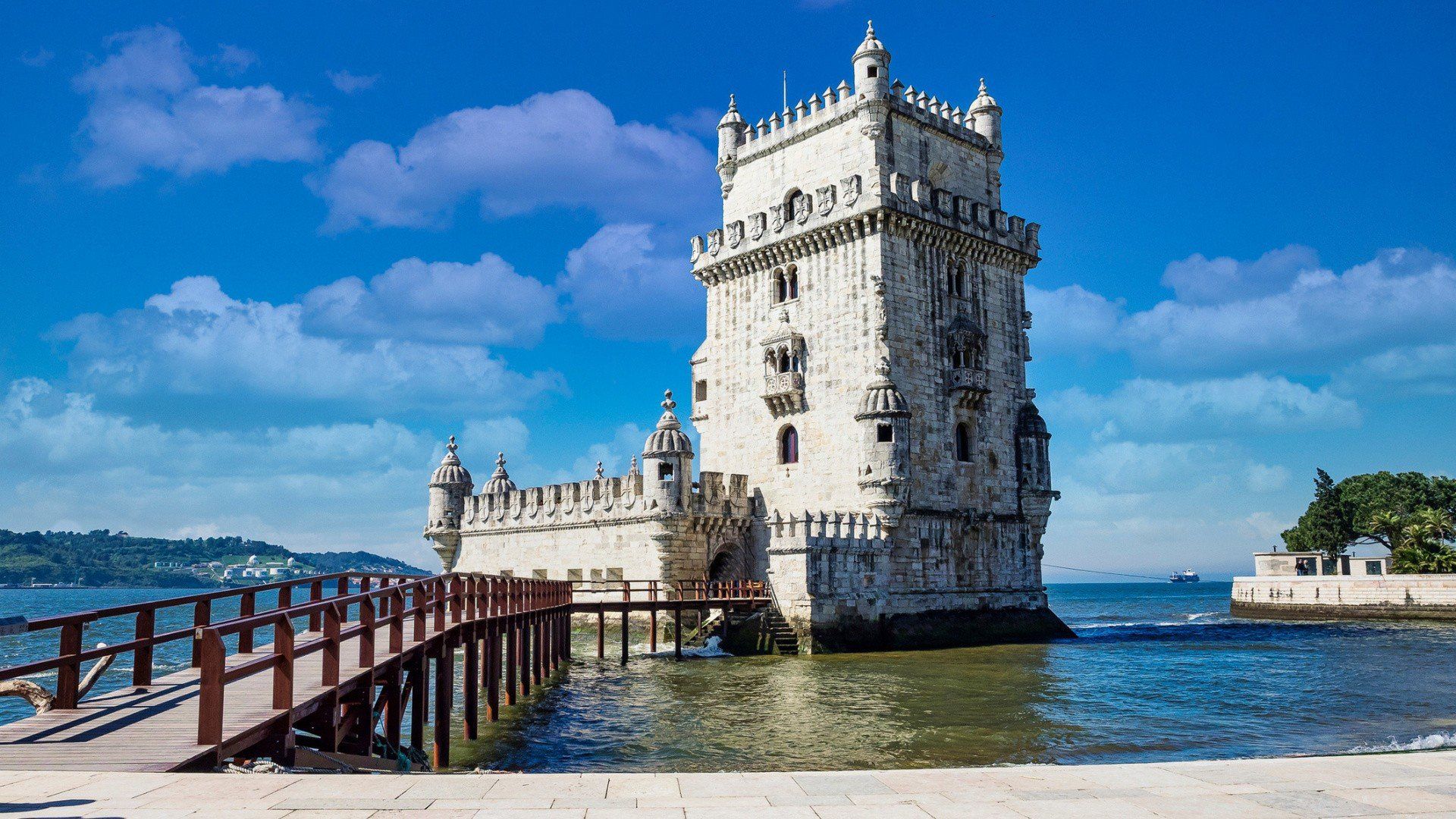 Niesamowite miejsca UNESCO w Portugalii. 10 unikatowych cudów, które musisz zobaczyć!