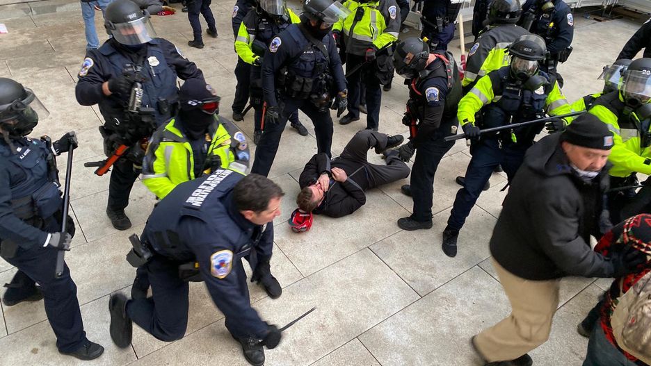 USA. Gwałtowne zamieszki zwolenników Trumpa. Interwencja służb