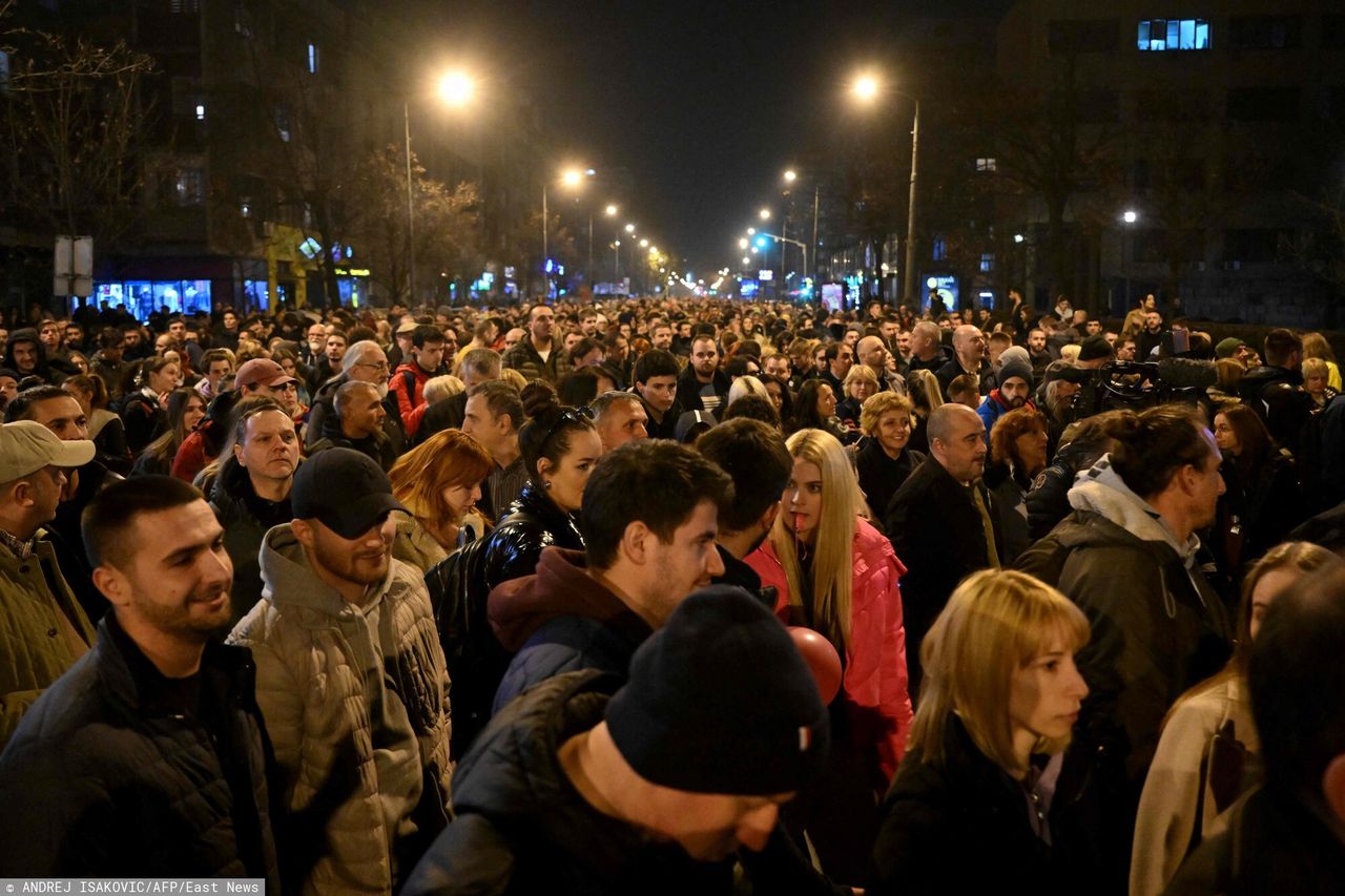 Niespokojnie w Belgradzie. Tysiące Serbów wyszło na ulice