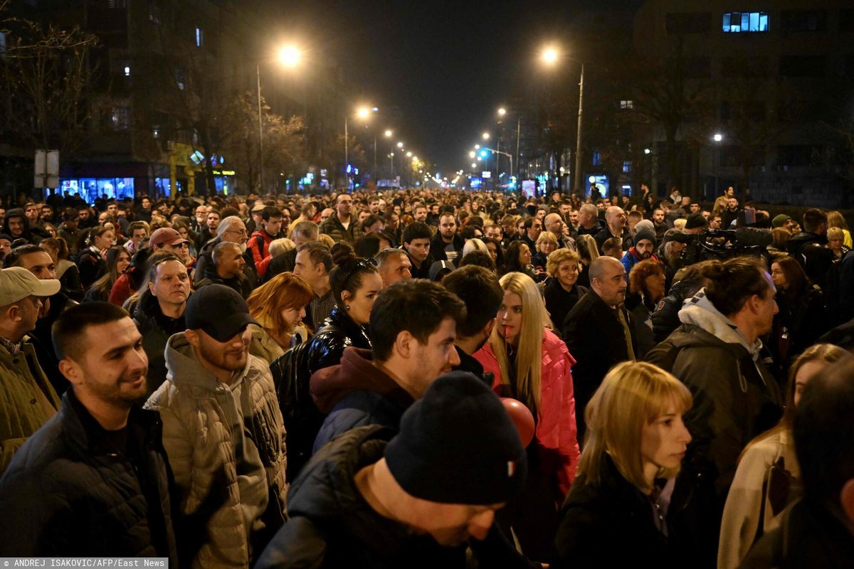 Niespokojnie w Belgradzie. Tysiące Serbów wyszło na ulice